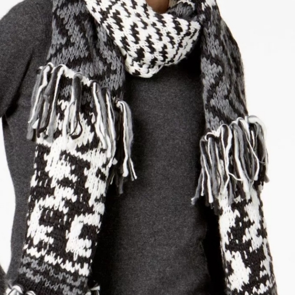Nwot-Women's Winter wrap/shawl